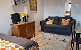 Modern Studio Apartment With Outstanding Views, Sleeps 2